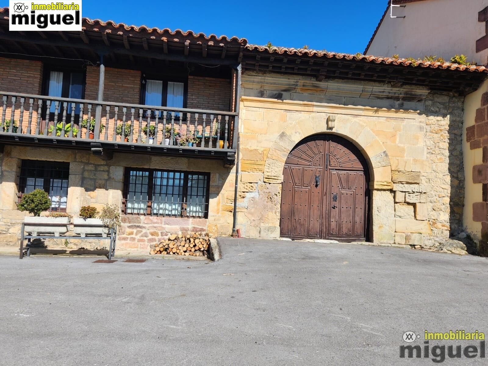 Exterior view of Country house for sale in Valdáliga  with Private garden and Terrace