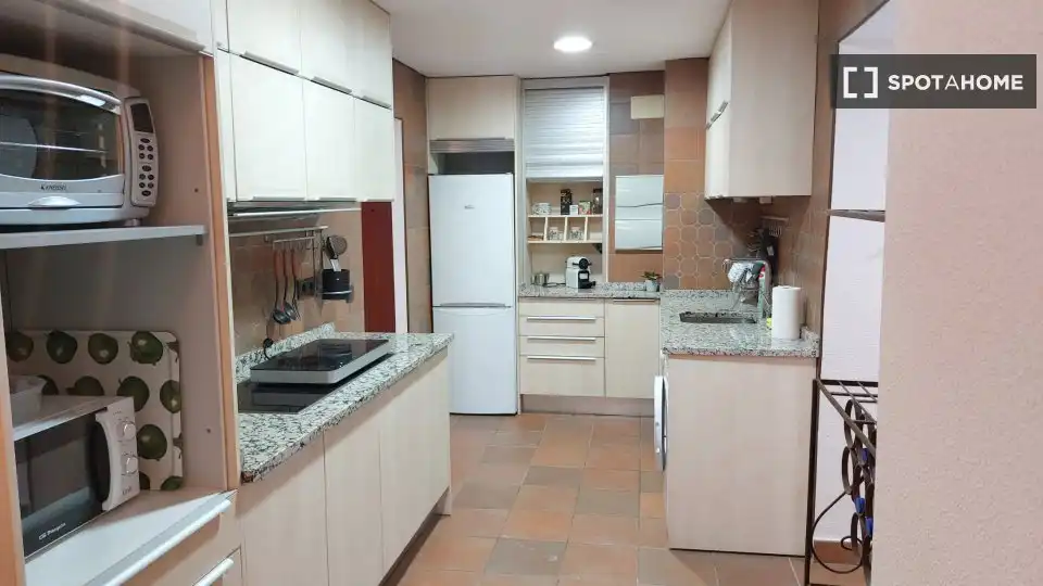 Room in Hispanoamérica - Bernabéu