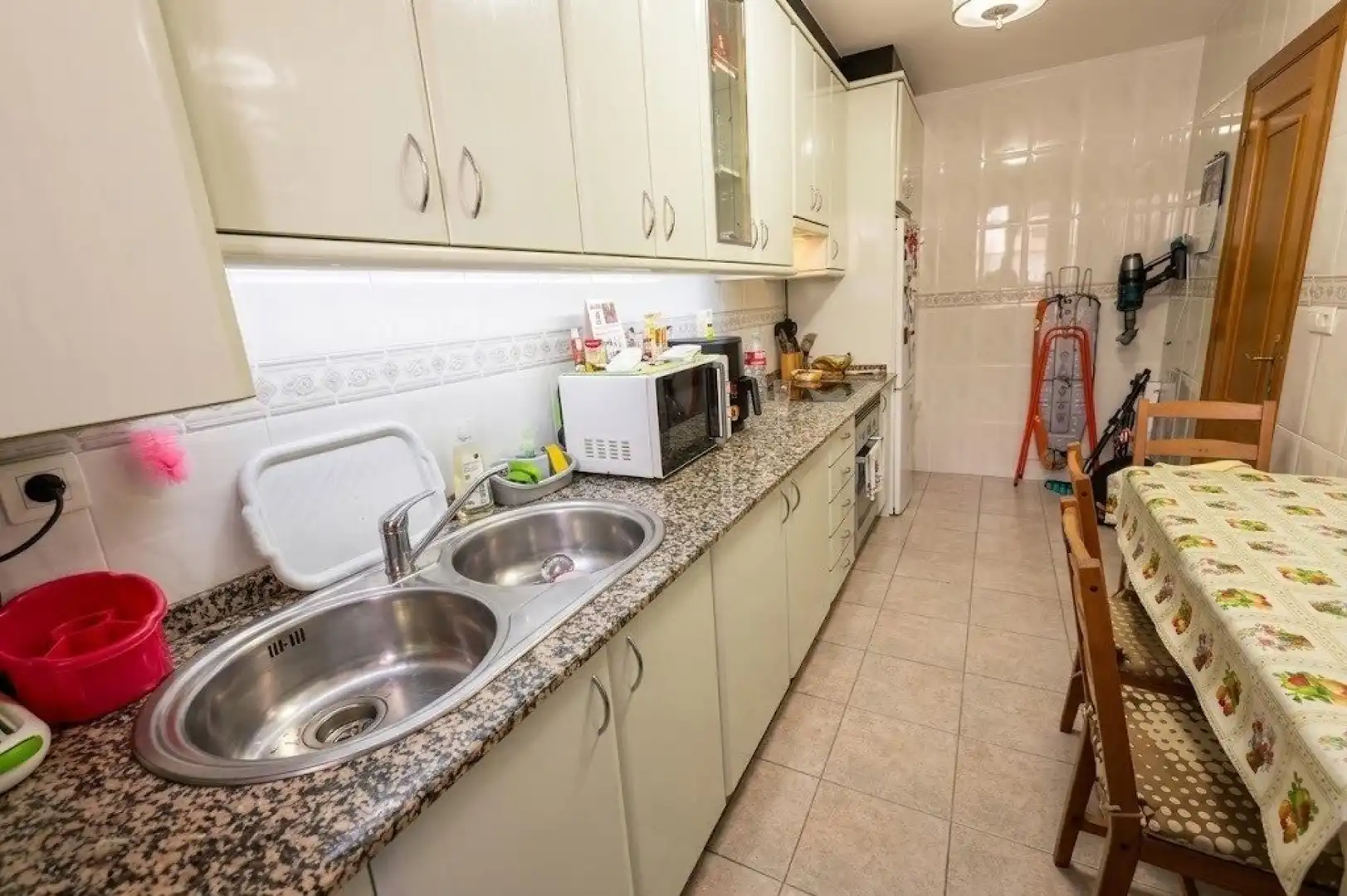 Kitchen of Flat for sale in Fabero  with Heating and Furnished