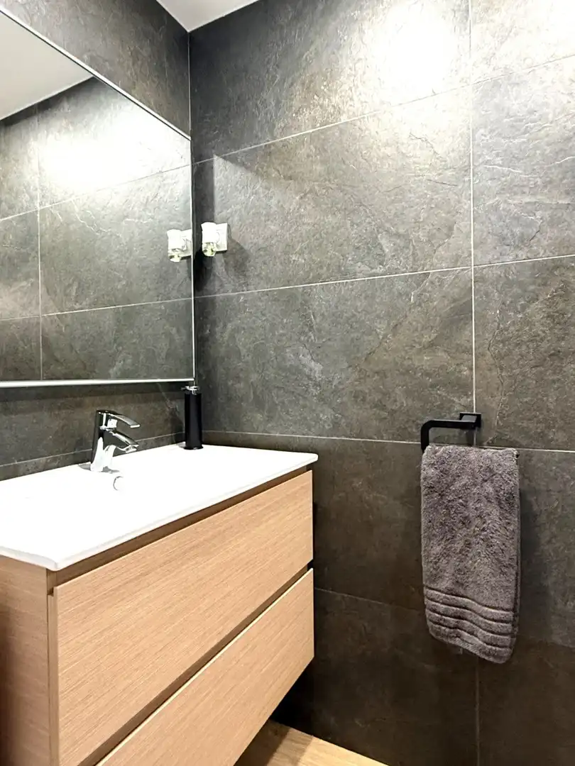 Bany de Casa o xalet en venda en Sant Boi de Llobregat amb Aire condicionat, Calefacció i Jardí privat