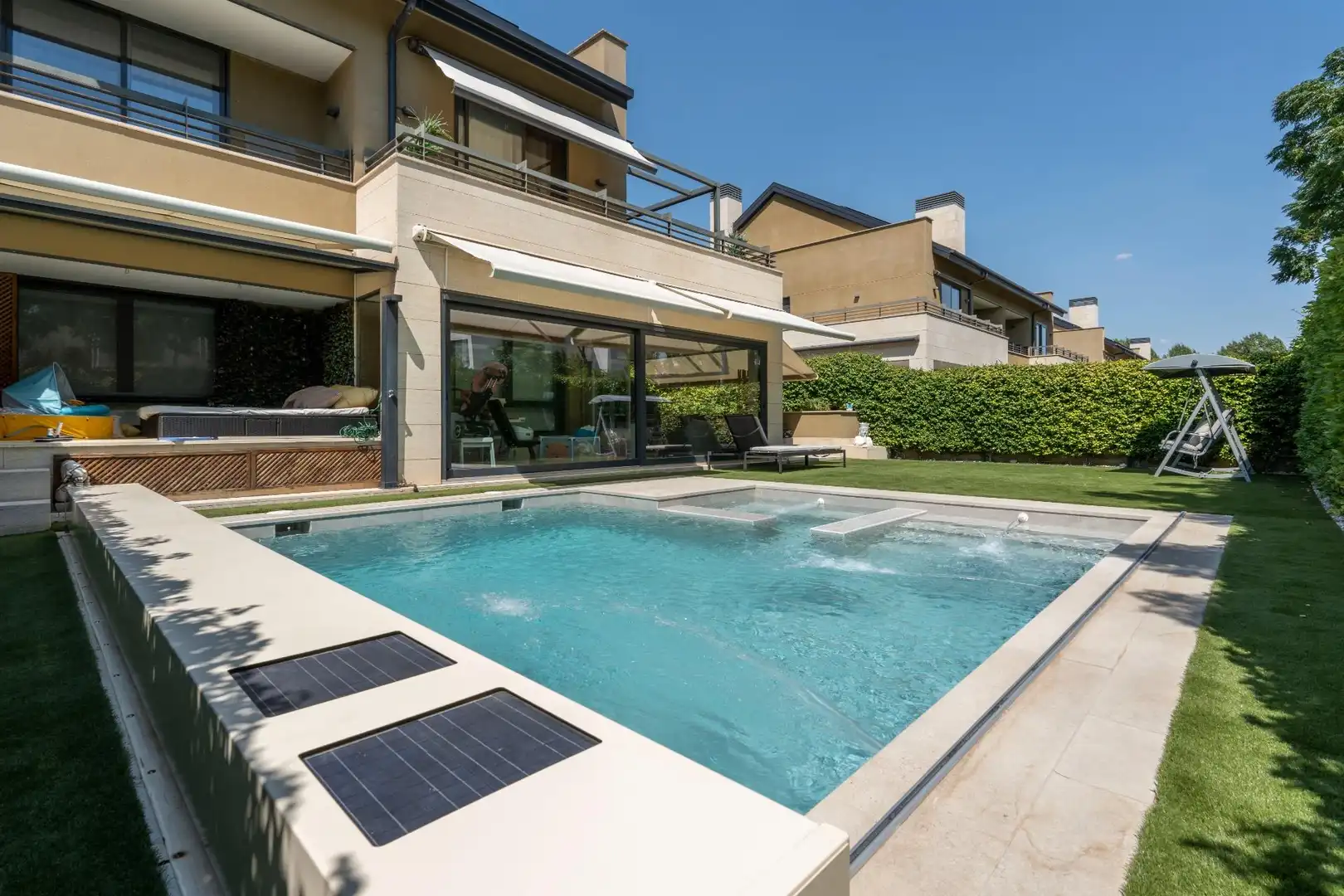 Chalet con terraza en venta en Calle PICO DE LA MIEL, imagen 2