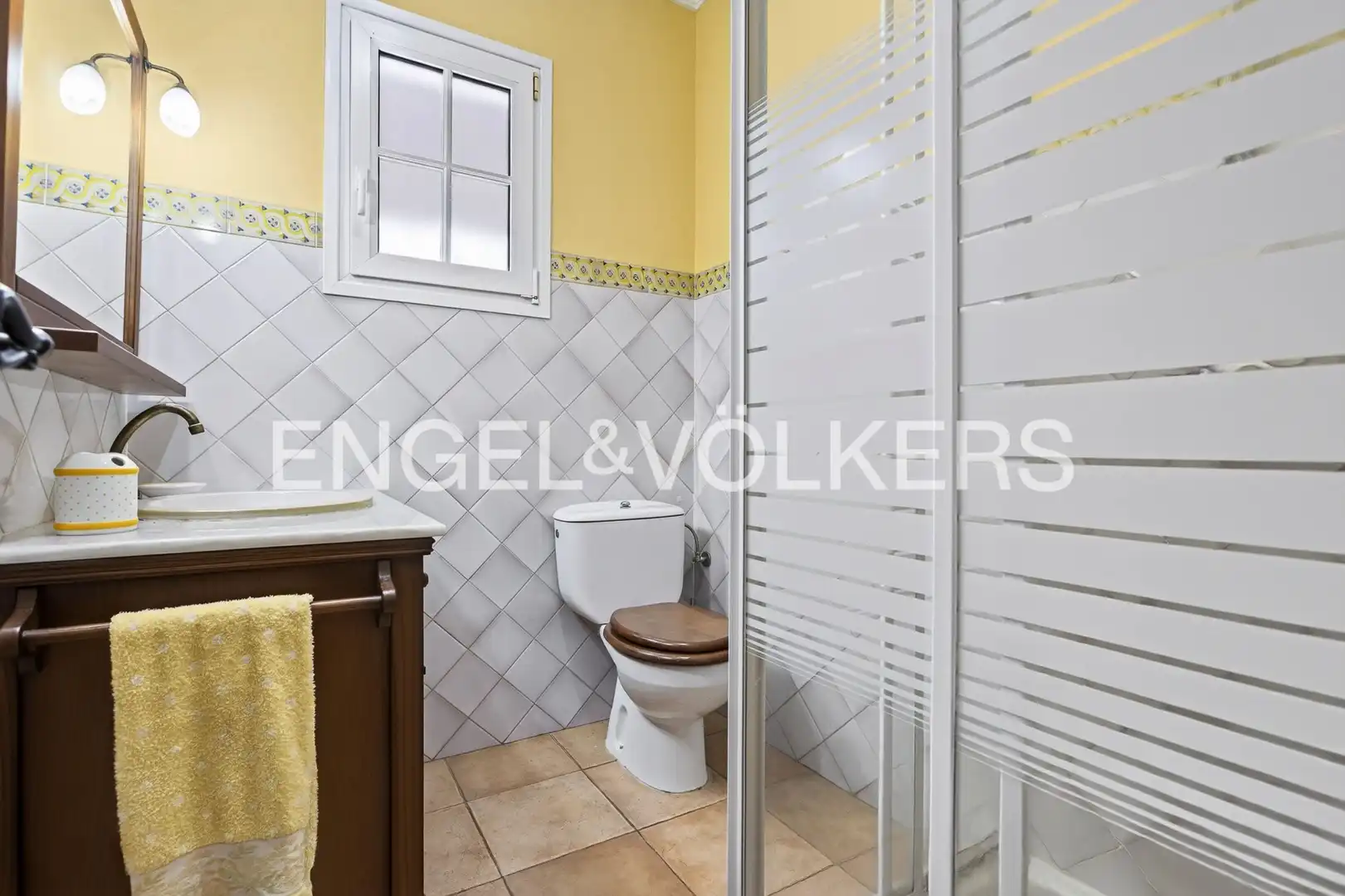 Bathroom of Houses for sale in Bormujos  with Heating