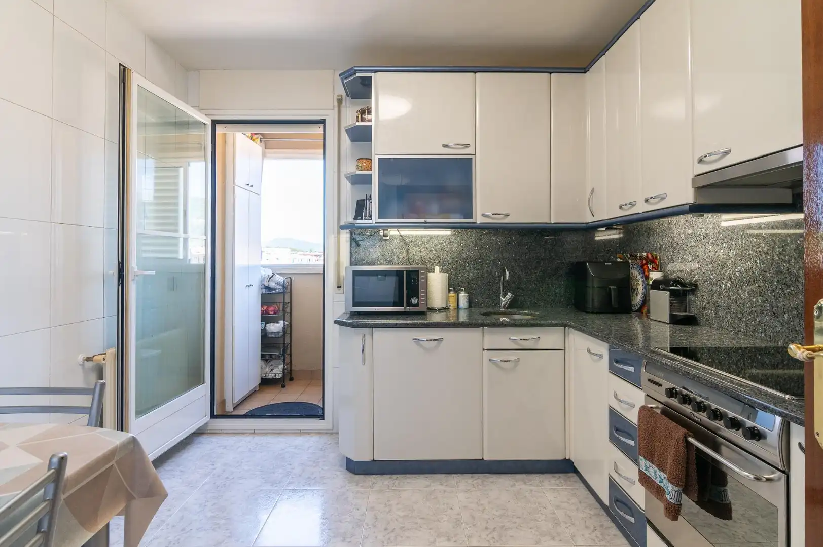 Cuina de Pis en venda en  Pamplona / Iruña amb Calefacció, Parquet i Traster