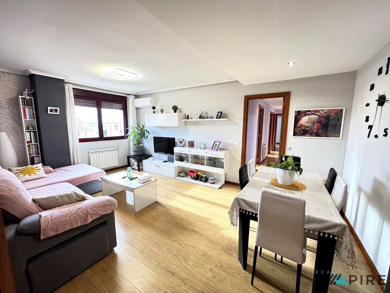 Living room of Flat for sale in Illescas  with Air Conditioner, Heating and Storage room