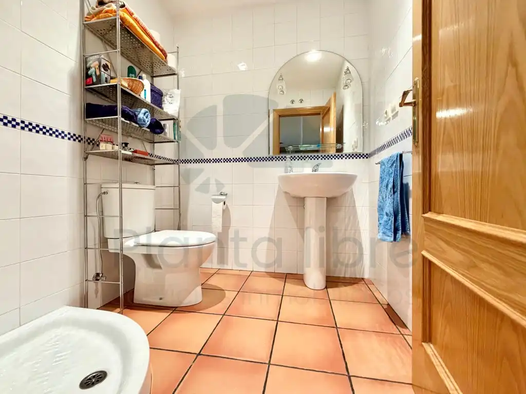 Local comercial en venda a Calle Luis Ortun, imagen 6