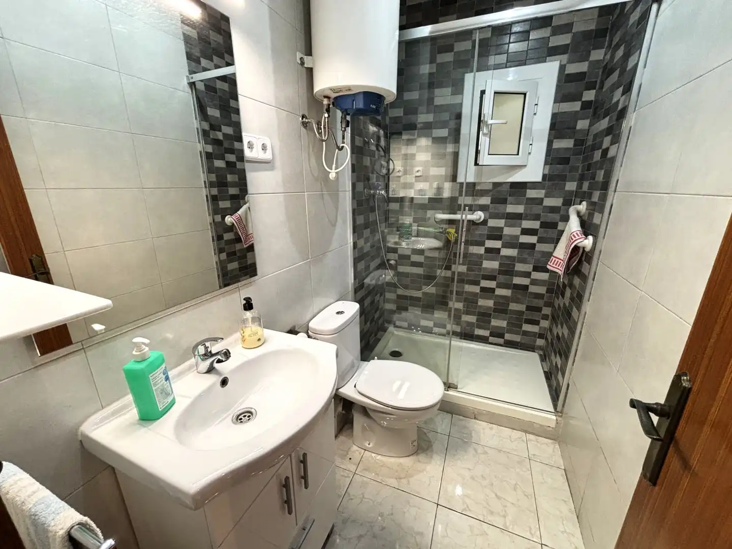 Baño de Piso en venta en Barcelona con Balcón