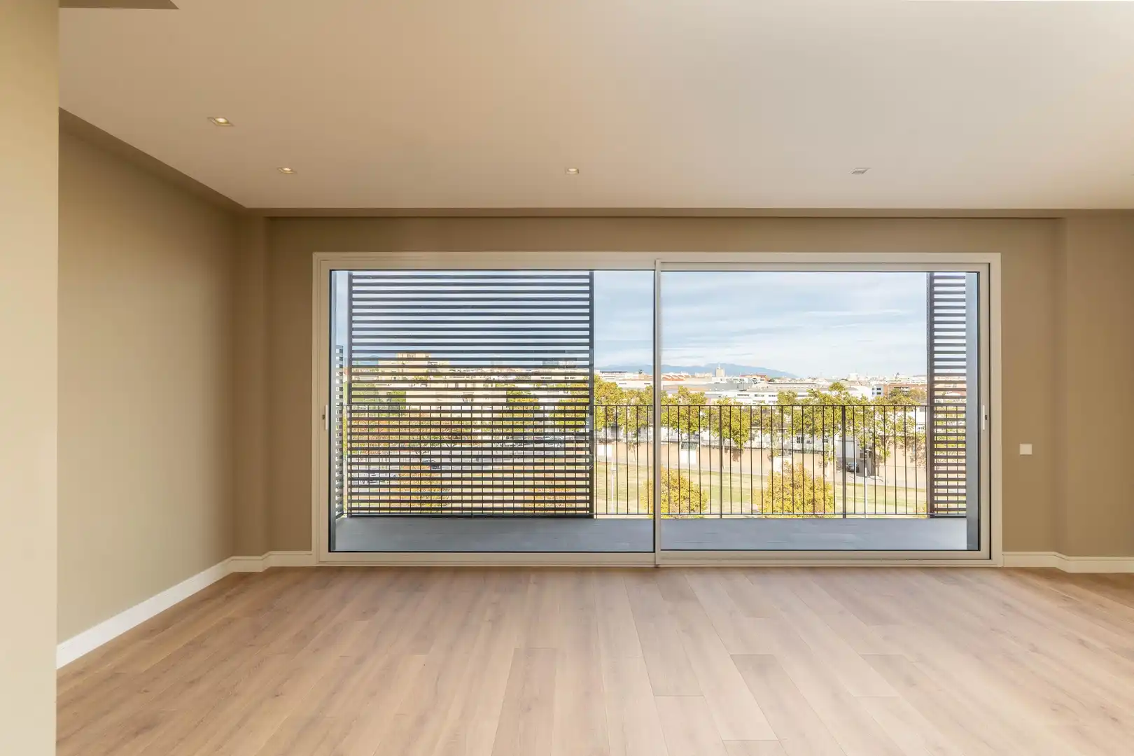 Sala de estar de Piso de alquiler en Sabadell con Aire acondicionado, Jardín privado y Parquet