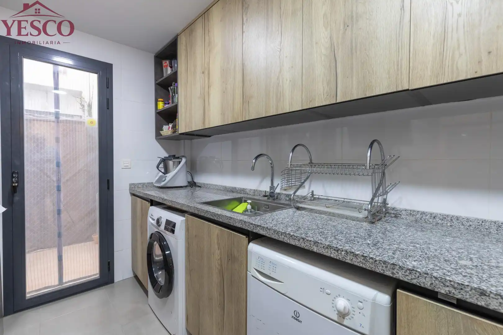 Küche von Wohnung zum Verkauf in Churriana de la Vega mit Klimaanlage
