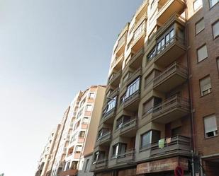 Exterior view of Flat for sale in León Capital   with Heating and Terrace