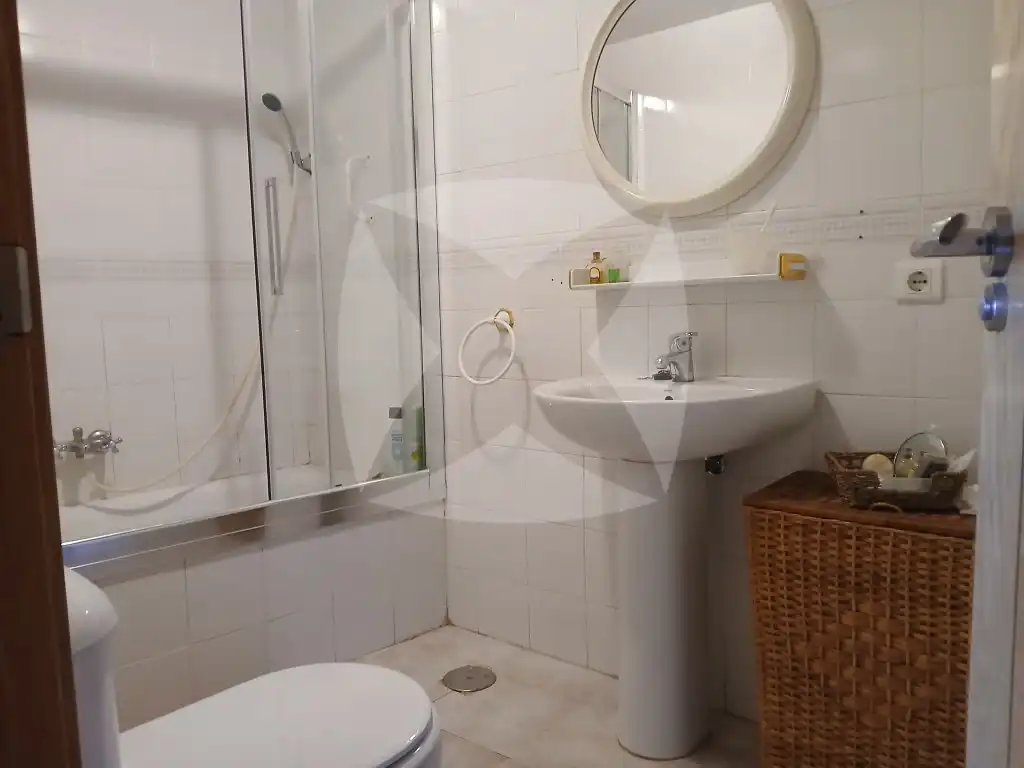 Bany de Pis en venda en Cáceres amb Aire condicionat i Moblat