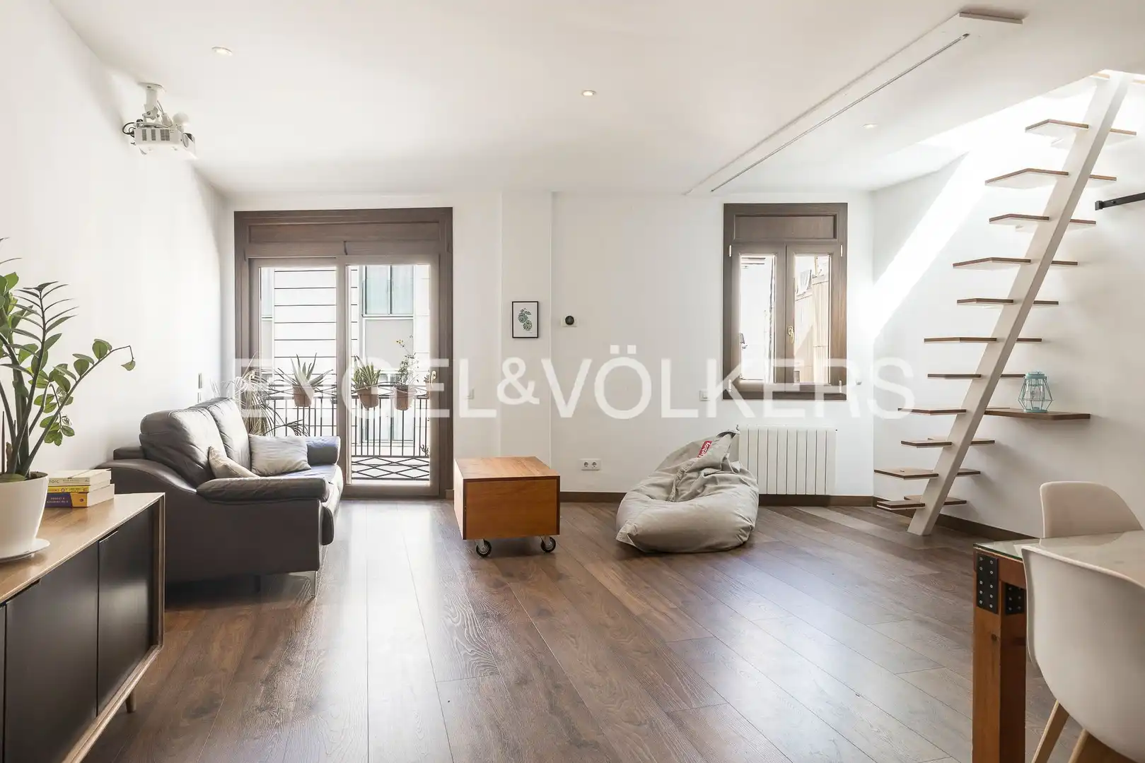Sala de estar de Piso en venta en Barcelona con Calefacción, Jardín privado y Parquet
