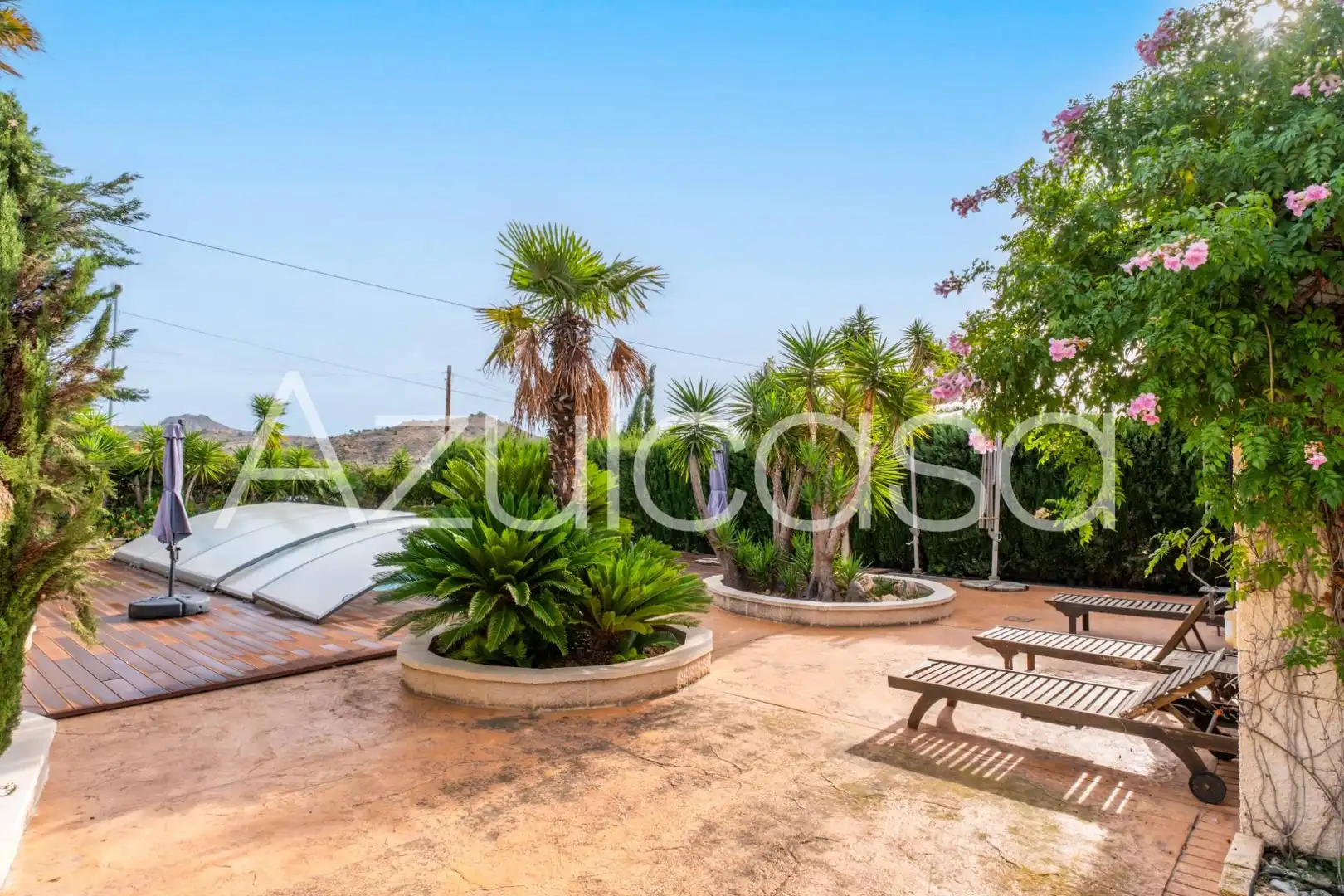 Vista exterior de Casa o xalet en venda en Alicante / Alacant amb Aire condicionat, Jardí privat i Terrassa