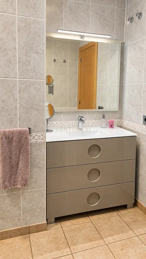 Bany de Pis en venda en Santa Perpètua de Mogoda amb Aire condicionat i Balcó