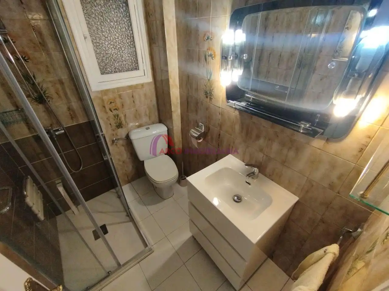 Badezimmer von Wohnung zum Verkauf in Burgos mit Heizung und Terrasse