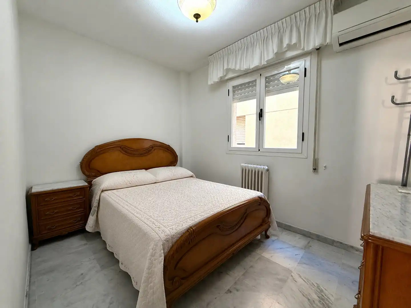 Bedroom of Flat for sale in Granada  with Air Conditioner, Heating and Furnished