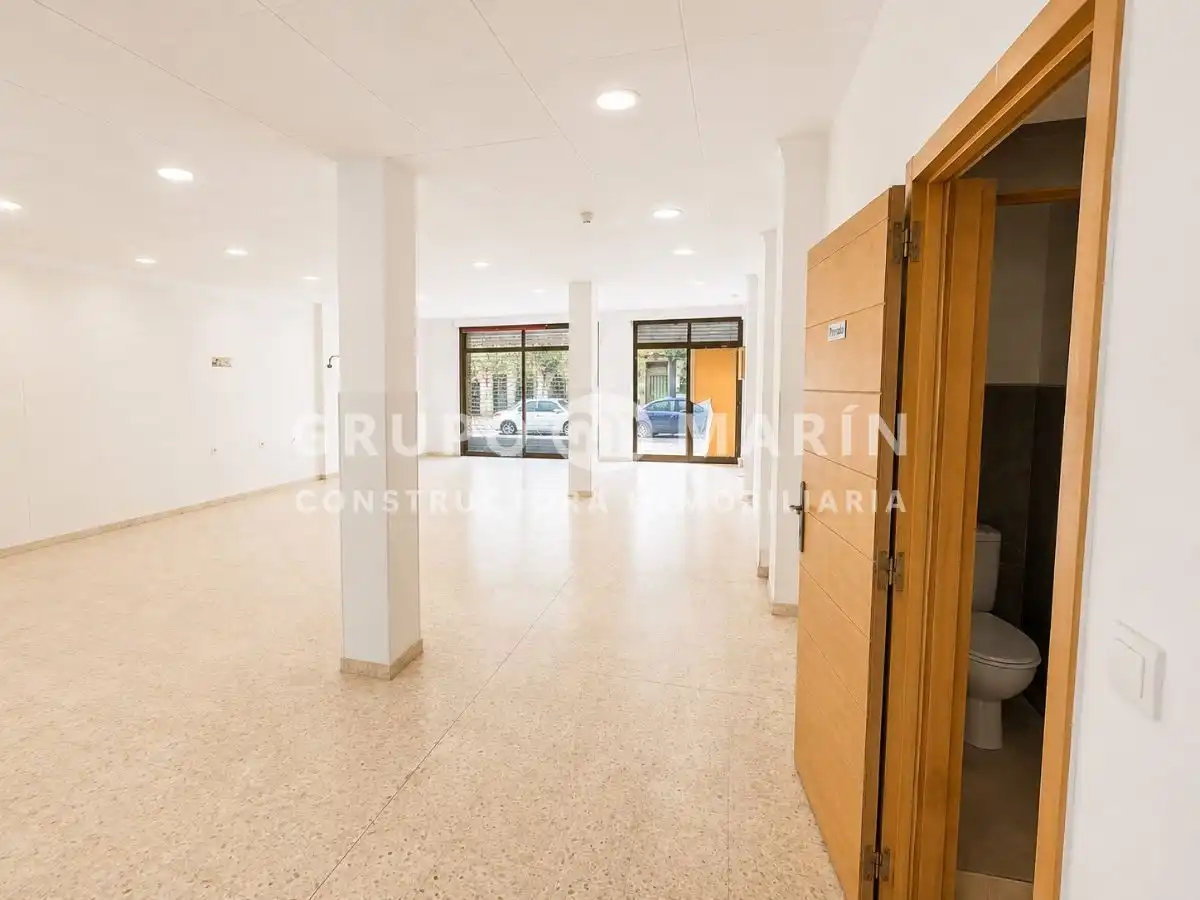 Local comercial en venda a Josep Trueta, imagen 18
