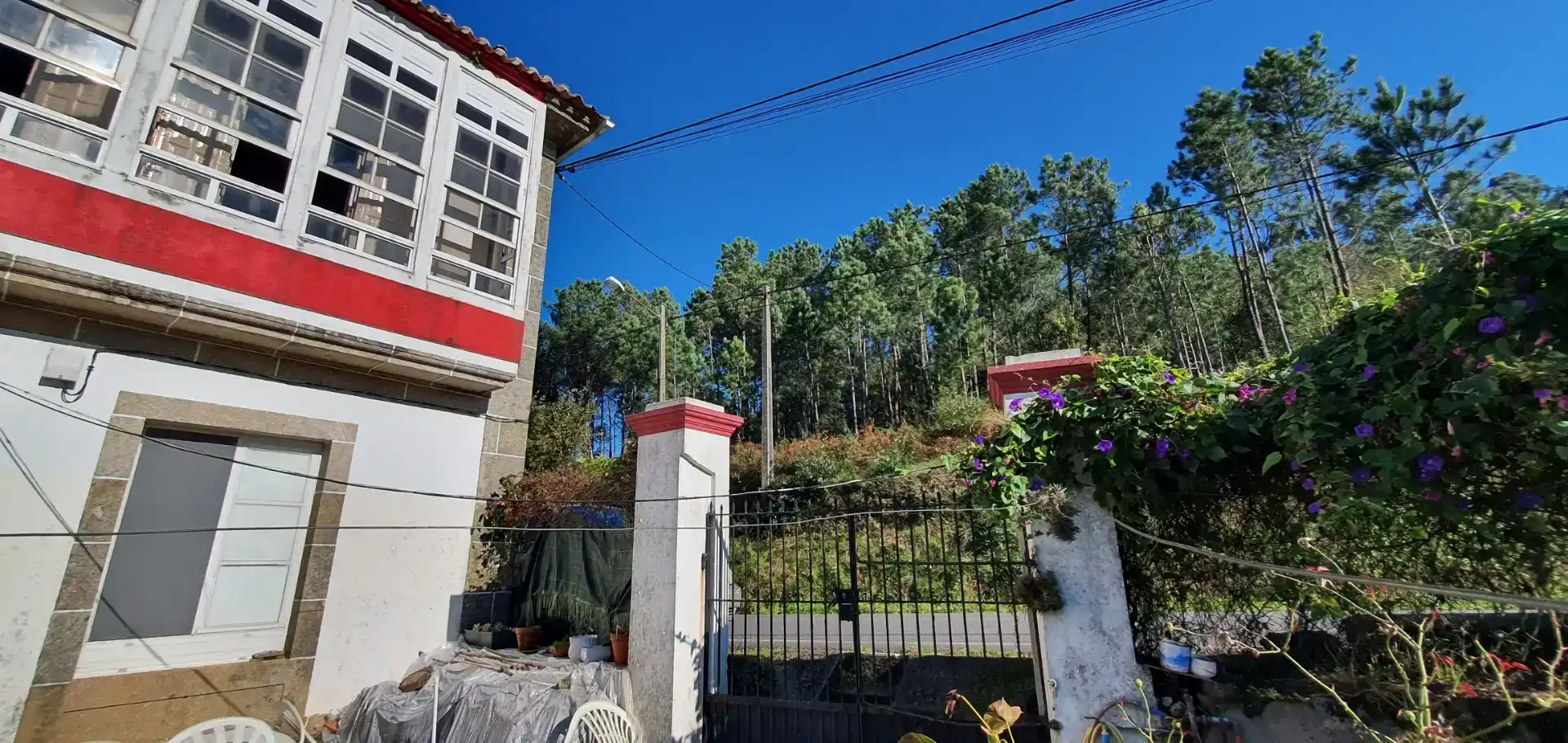 Vista exterior de Casa o chalet en venta en Noia con Balcón