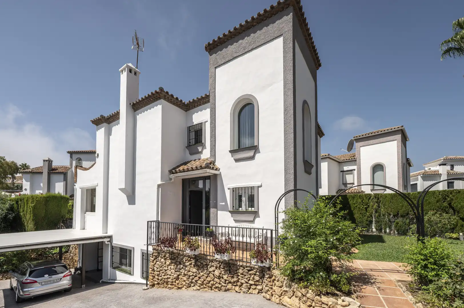 Vista exterior de Casa o chalet en venta en Mijas con Aire acondicionado, Jardín privado y Terraza