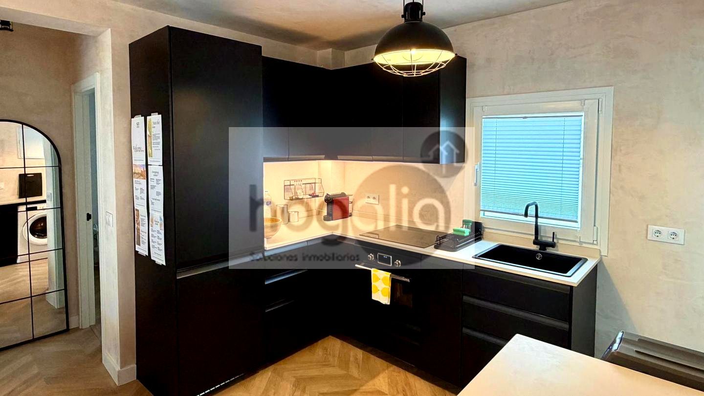 Cuina de Pis de lloguer en  Sevilla Capital amb Aire condicionat, Moblat i Balcó