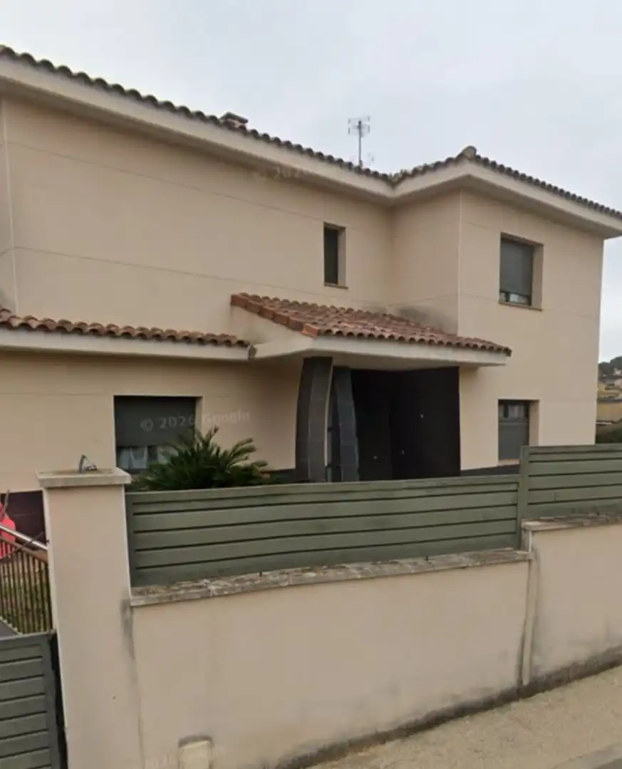 Casa con giardino in vendita a Carrer Lluna 3