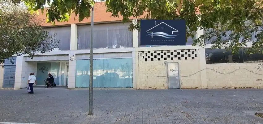 Local comercial en alquiler en Calle de los Montesinos, imagen 8