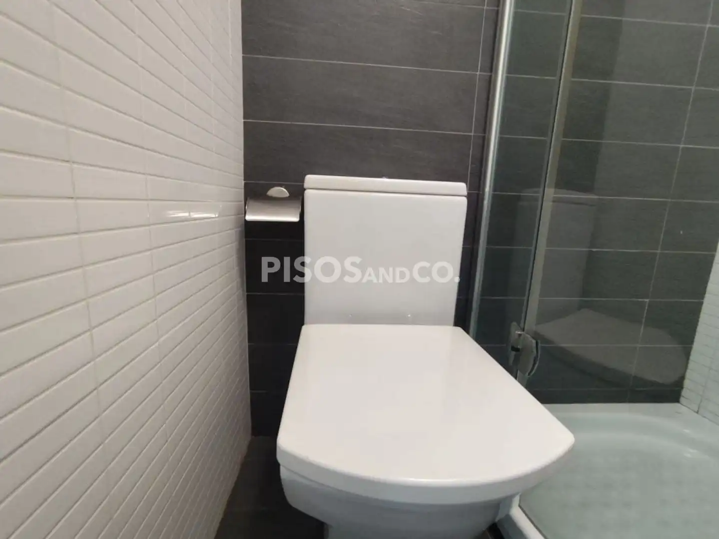 Bany de Pis en venda en Oleiros amb Calefacció, Terrassa i Traster