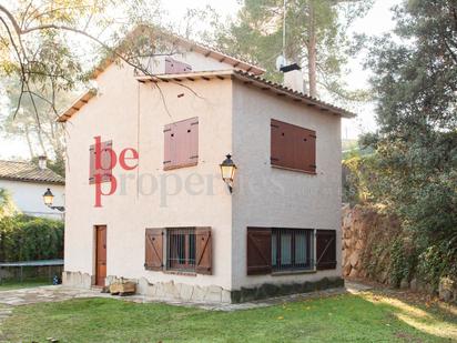 Vista exterior de Casa o xalet de lloguer en Sant Cugat del Vallès amb Terrassa