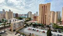 Vista exterior de Apartament en venda en Benidorm amb Aire condicionat, Jardí privat i Piscina comunitària