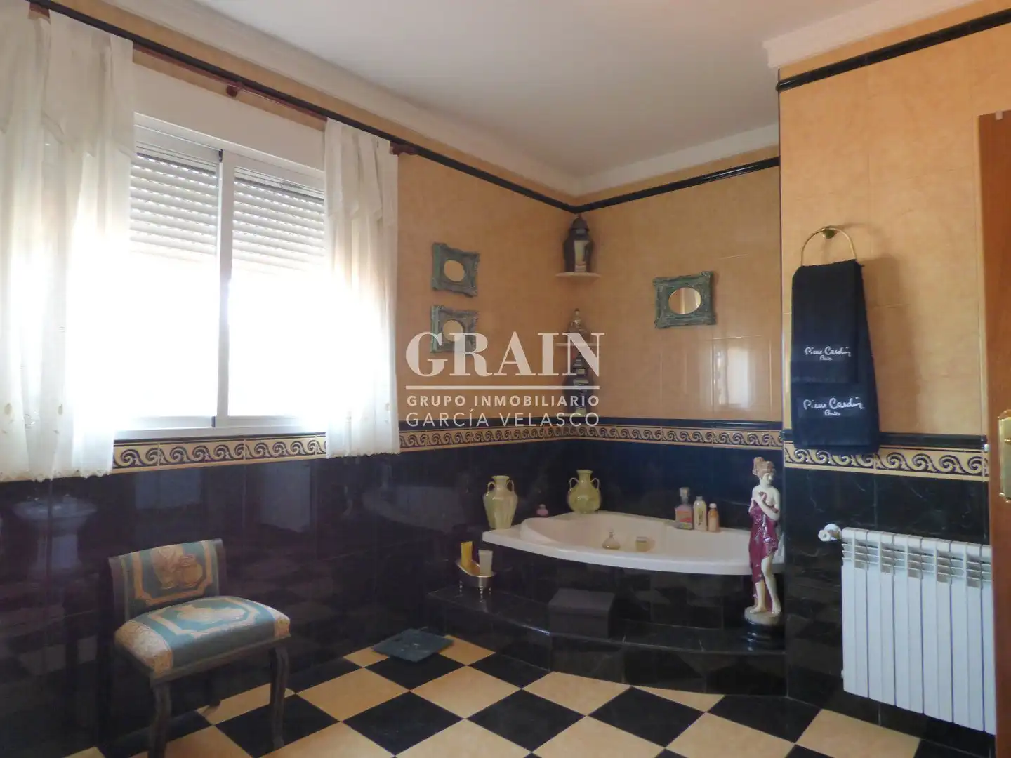 Bathroom of Houses for sale in Albacete  with Air Conditioner, Heating and Private garden