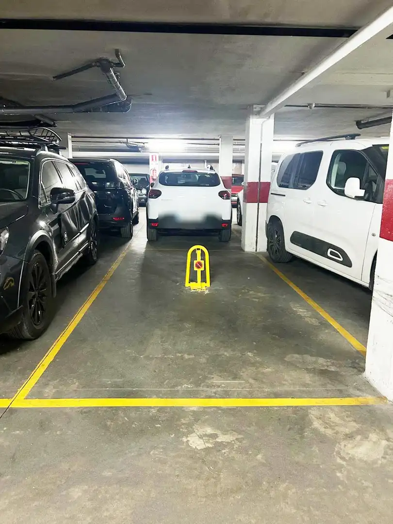 Einzelparkplatz zum Verkauf in Sur