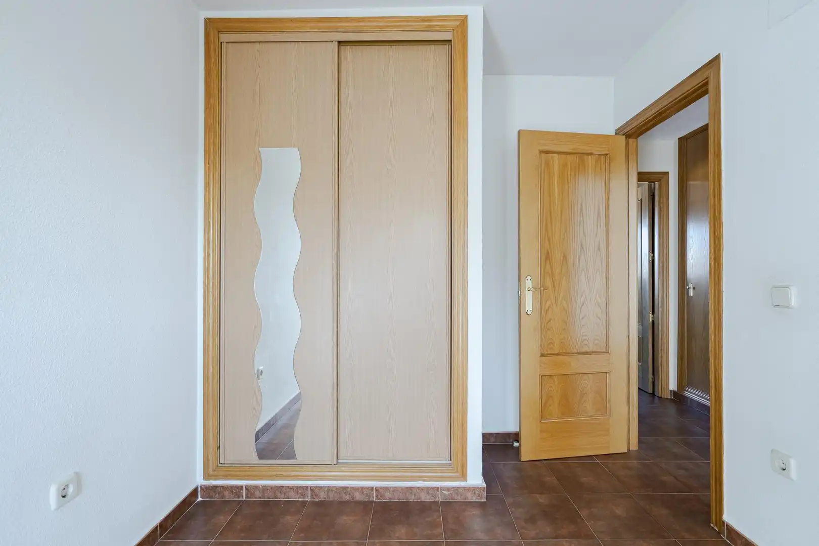 Einfamilien-Reihenhaus zum Verkauf in Carabaña mit Heizung, Privatgarten und Terrasse