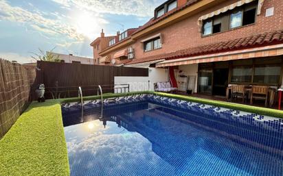 Swimming pool of Single-family semi-detached for sale in Alcobendas  with Air Conditioner, Heating and Terrace