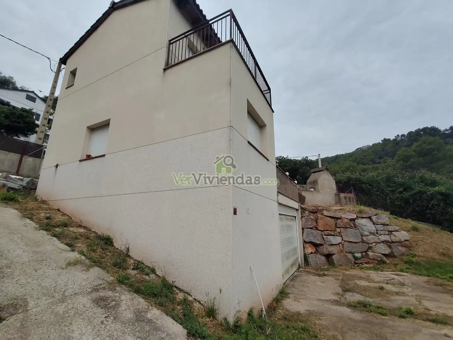 Vista exterior de Casa o chalet en venta en Corbera de Llobregat con Calefacción, Jardín privado y Parquet