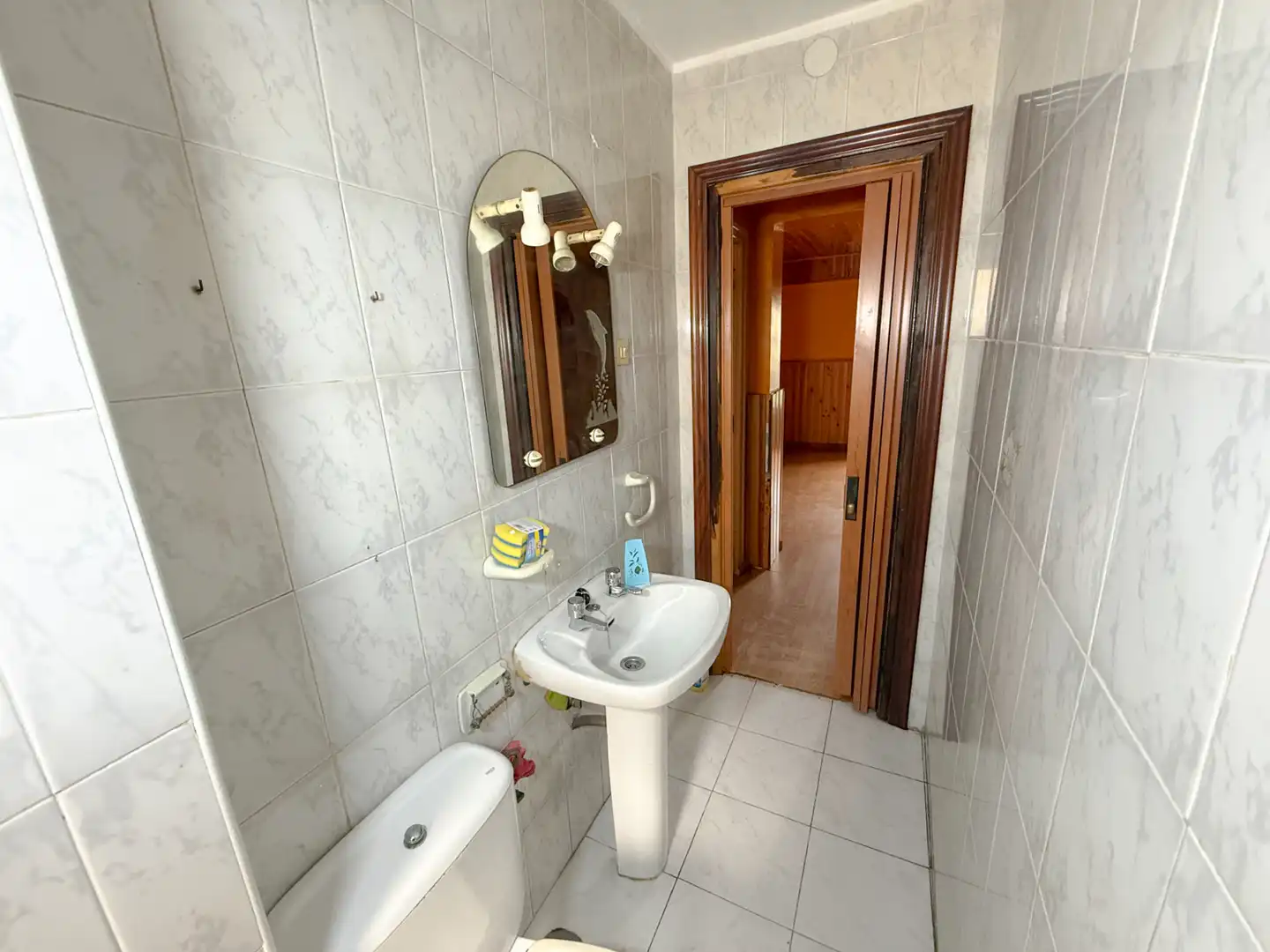 Bathroom of Flat for sale in Avilés