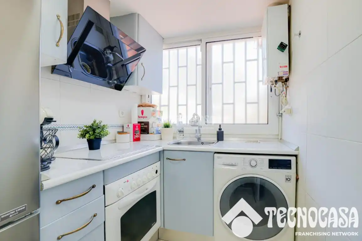 Kitchen of Flat for sale in Barcelona  with Air Conditioner