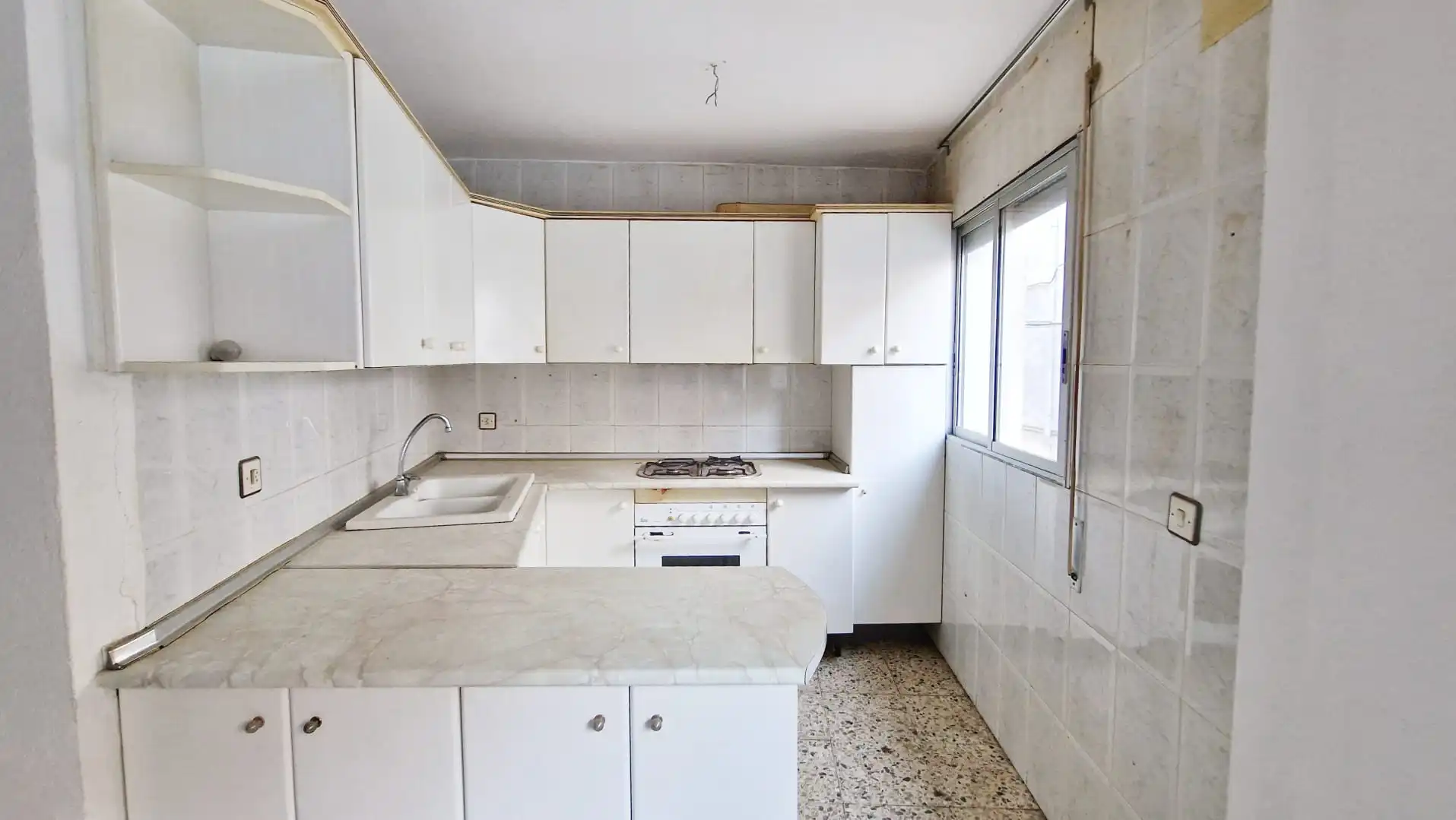Cuina de Casa adosada en venda en Alloza amb Terrassa