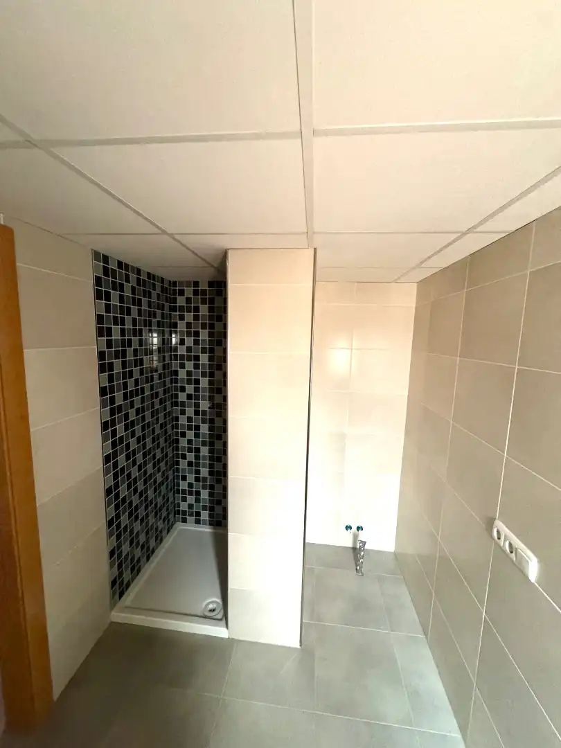 Baño de Piso de alquiler en El Ejido con Aire acondicionado, Calefacción y Amueblado