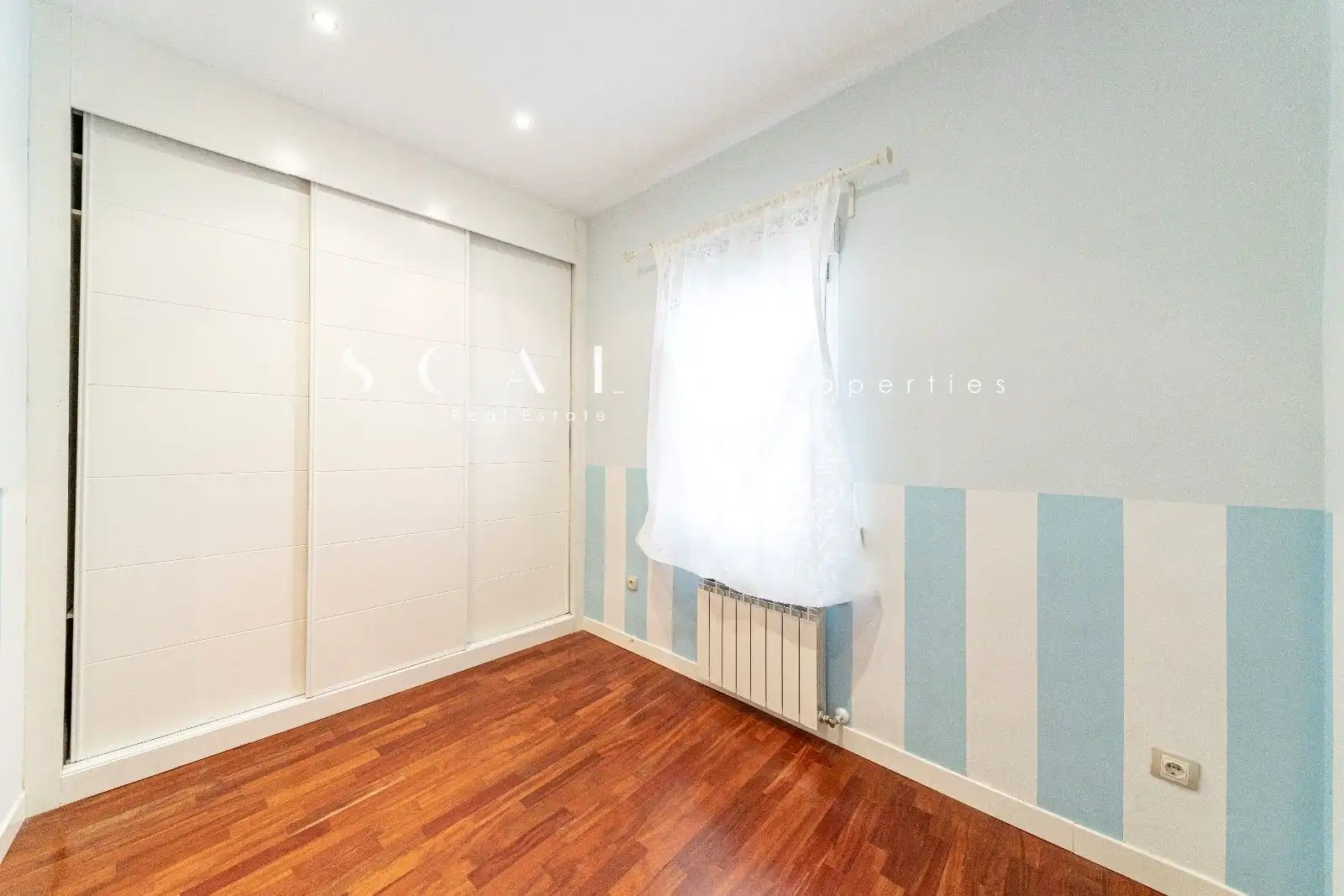 Bedroom of Flat for rent in Madrid  with Air Conditioner, Heating and Parquet flooring