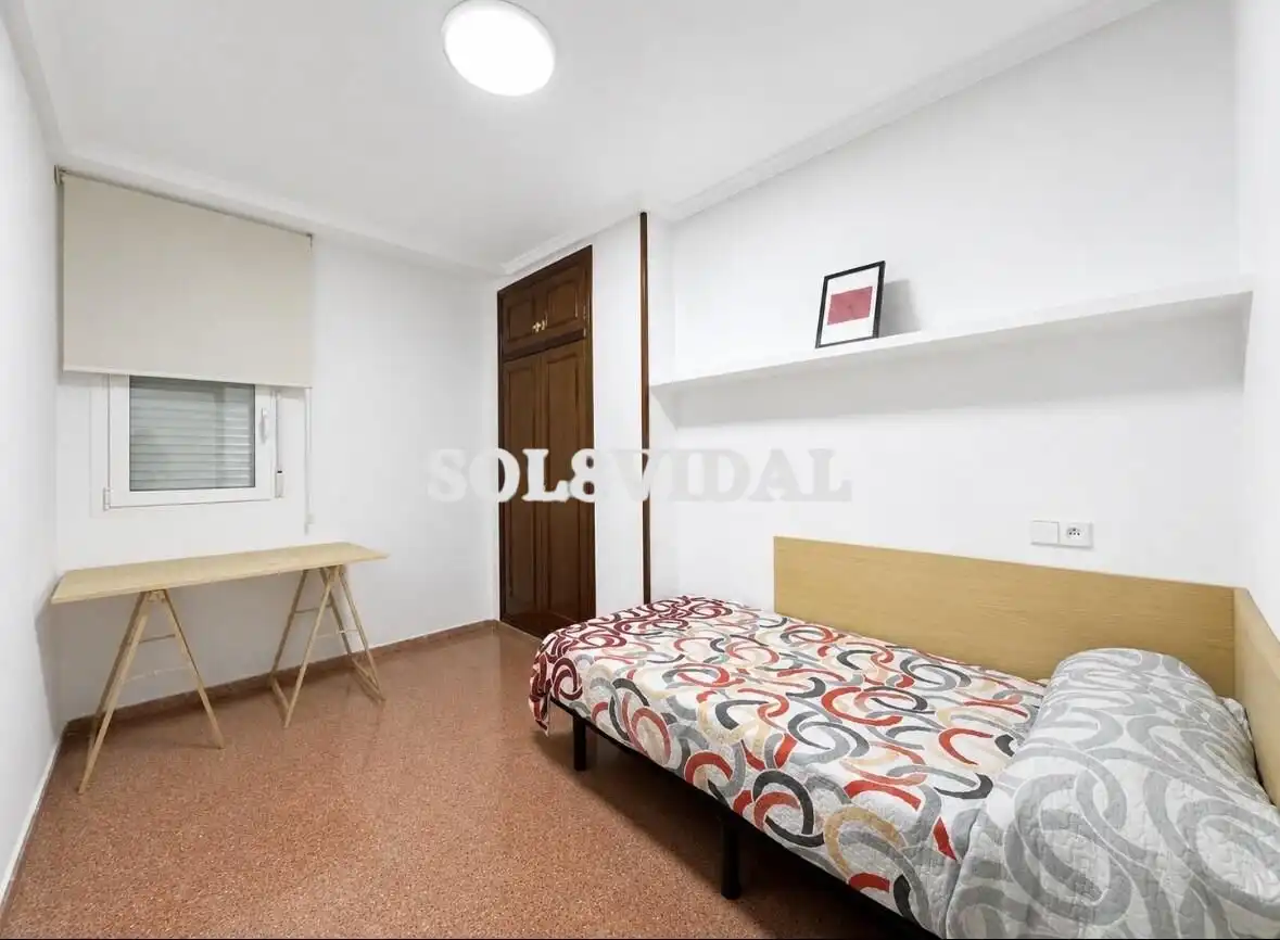 Habitación de Piso de alquiler en Orihuela con Calefacción, Amueblado y Balcón