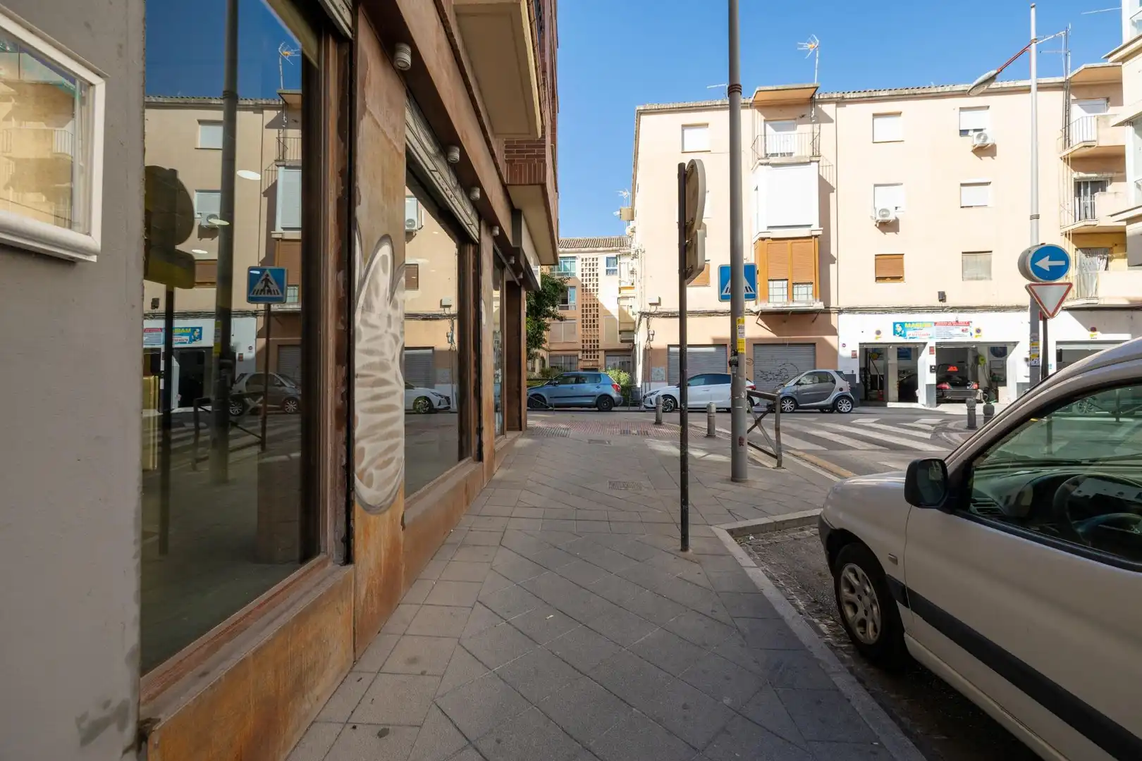 Vista exterior de Local de alquiler en Granada con Aire acondicionado y Calefacción