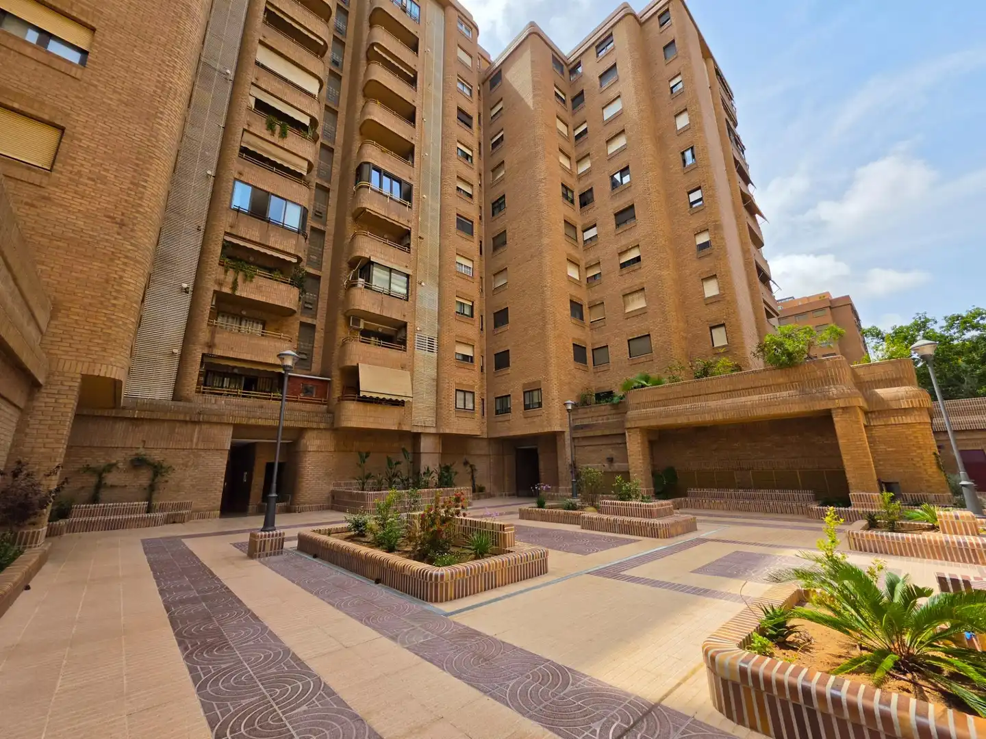 Vista exterior de Piso de alquiler en Valencia con Jardín privado, Terraza y Amueblado