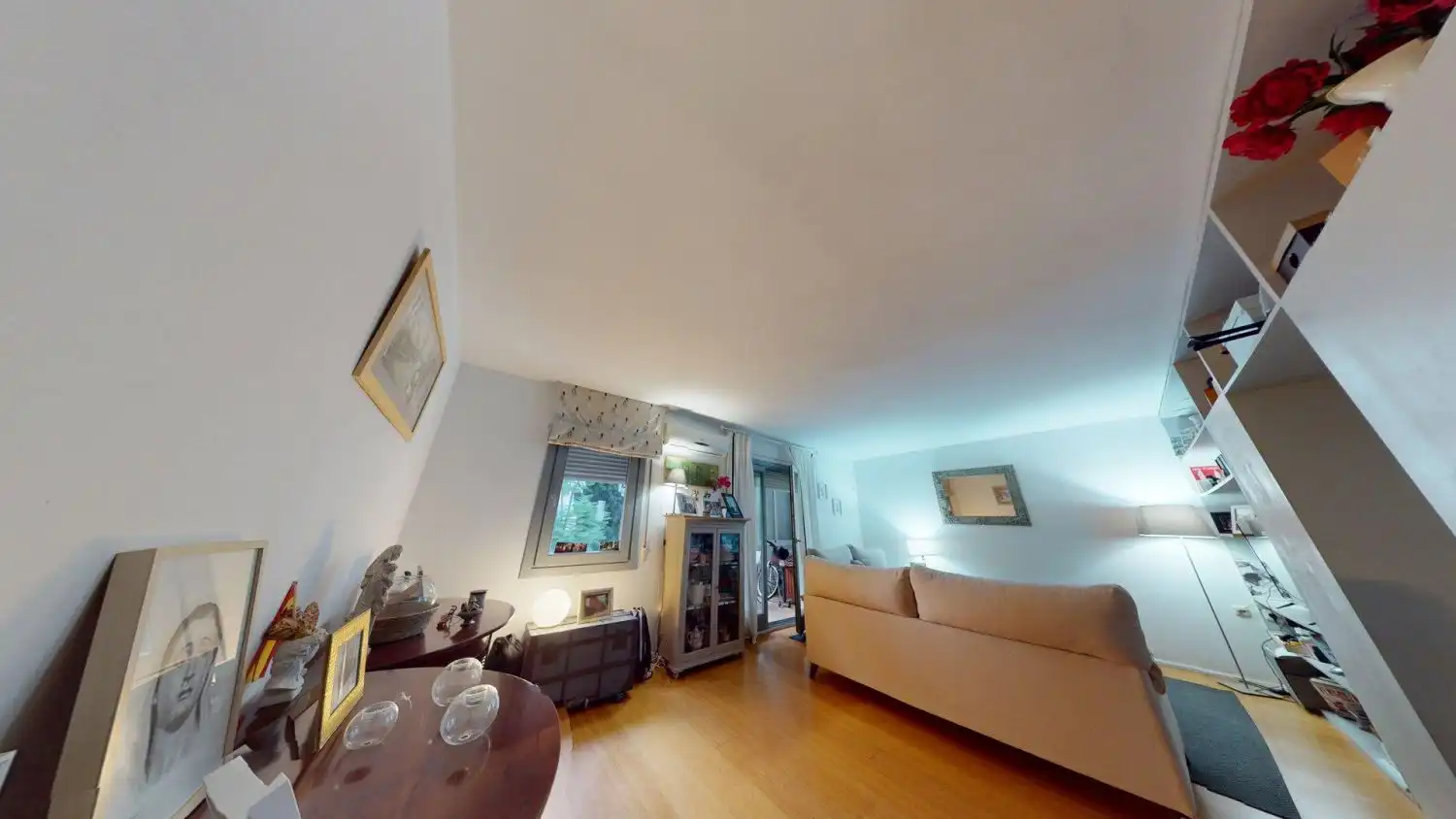 Living room of Flat for sale in Sevilla  with Air Conditioner, Heating and Terrace