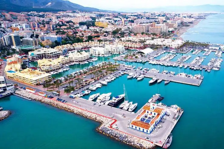 Vista exterior de Apartament en venda en Benalmádena amb Aire condicionat, Calefacció i Parquet