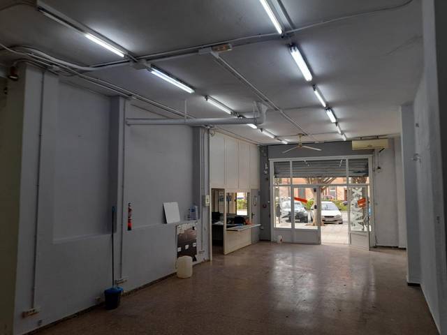 Local comercial en Alquiler en Calle de Ruaya en Morvedre