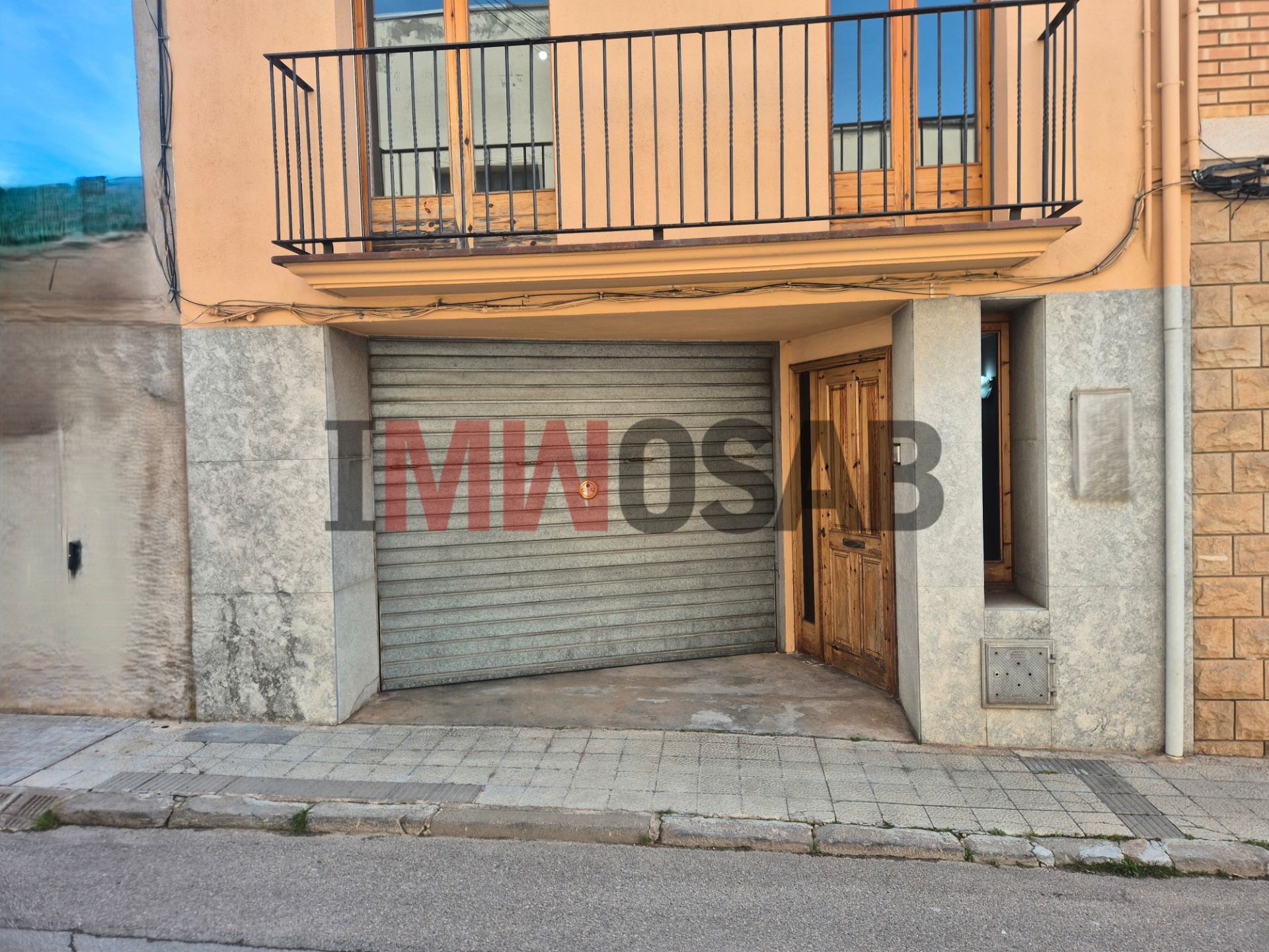 Außenansicht von Einfamilien-Reihenhaus zum Verkauf in Prats de Lluçanès mit Heizung, Privatgarten und Terrasse