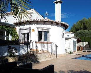 Vista exterior de Casa o xalet en venda en Benitachell / El Poble Nou de Benitatxell amb Aire condicionat, Terrassa i Piscina