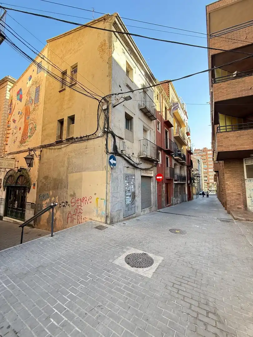 Vista exterior de Edifici en venda en  Lleida Capital