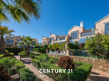 Reihenhaus mit Garten zum Verkauf in Calle Paco Cantos Moyano 15