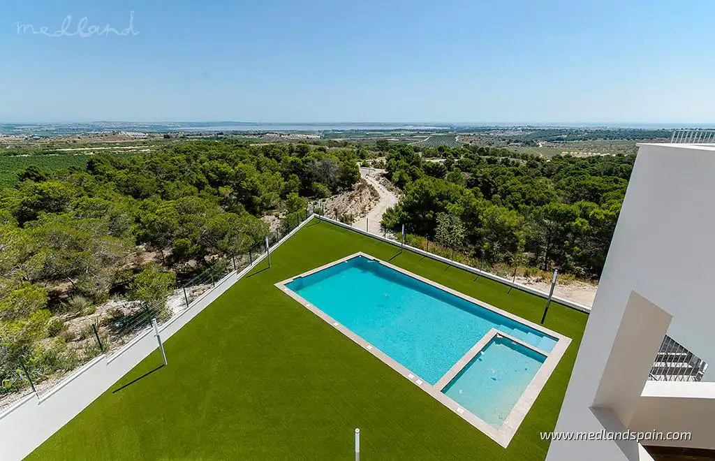 Schwimmbecken von Wohnungen zum Verkauf in San Miguel de Salinas mit Terrasse und Gemeinschaftspool