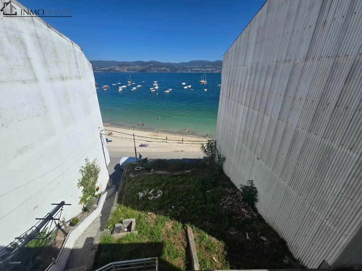 Vista exterior de Casa o xalet en venda en Poio amb Jardí privat